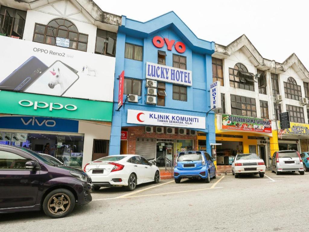 Oyo 89406 Lucky Budget Hotel Nilai Exterior photo