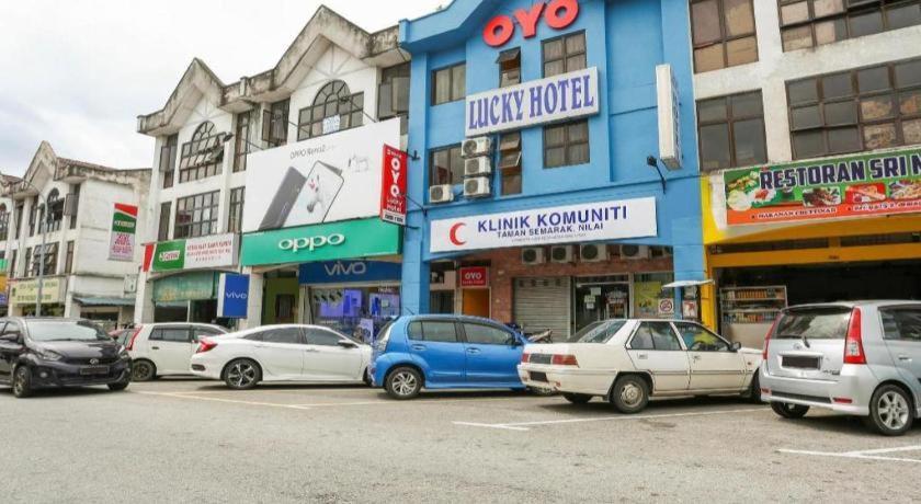 Oyo 89406 Lucky Budget Hotel Nilai Exterior photo